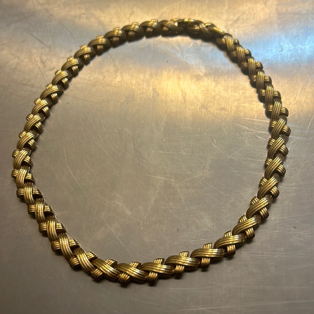 Vintage Carolee Necklace 16’ or 17’  x design gold tone